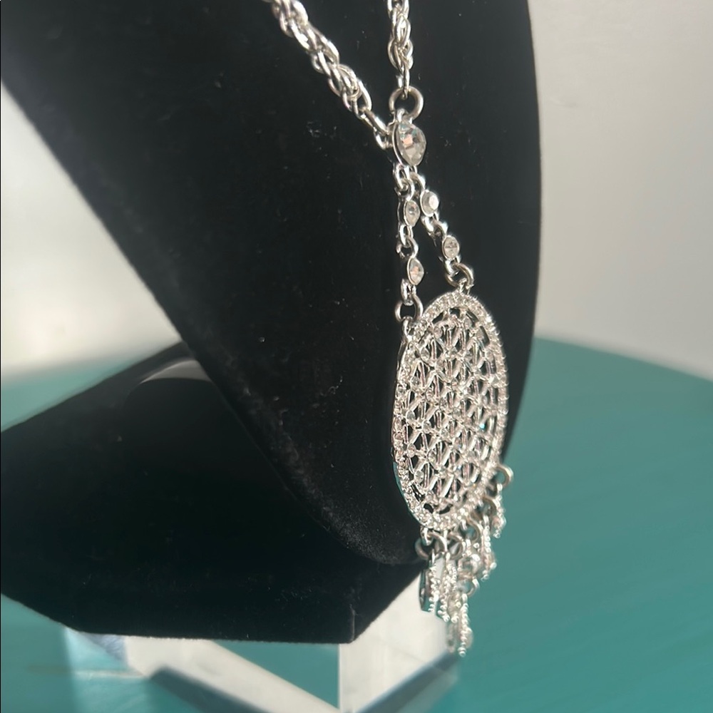 Art Deco Silver Tone Rhinestone Encrusted Chandelier Filigree Pendant Necklace - Picture 5 of 9